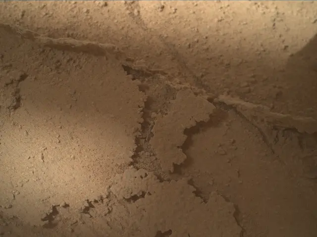 Sol 3873: Mars Hand Lens Imager (MAHLI)
