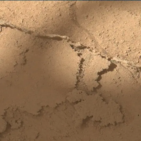 Sol 3873: Mars Hand Lens Imager (MAHLI)