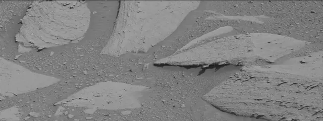 Sol 3876: Mast Camera (Mastcam)