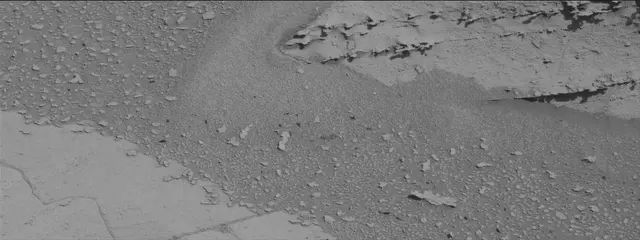 Sol 3876: Mast Camera (Mastcam)
