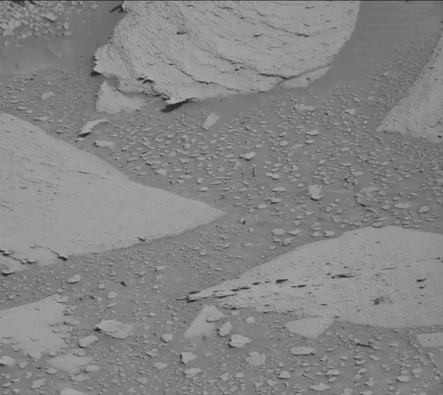 Sol 3876: Mast Camera (Mastcam)