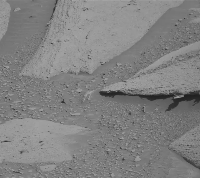 Sol 3876: Mast Camera (Mastcam)