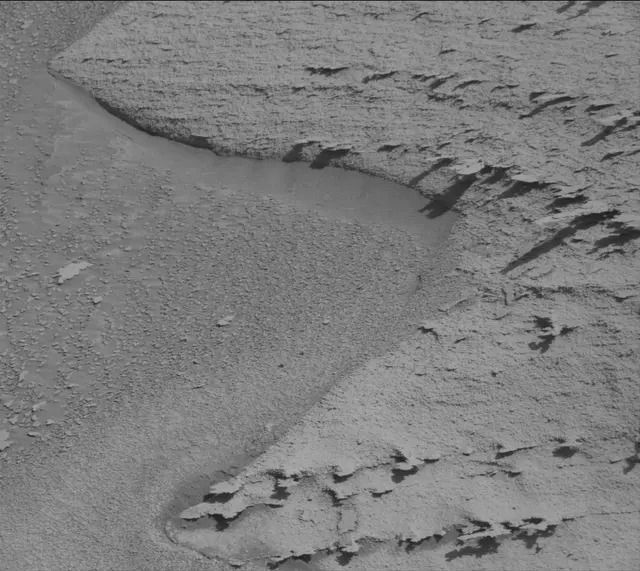 Sol 3876: Mast Camera (Mastcam)