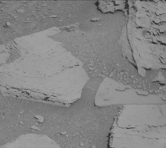 Sol 3876: Mast Camera (Mastcam)