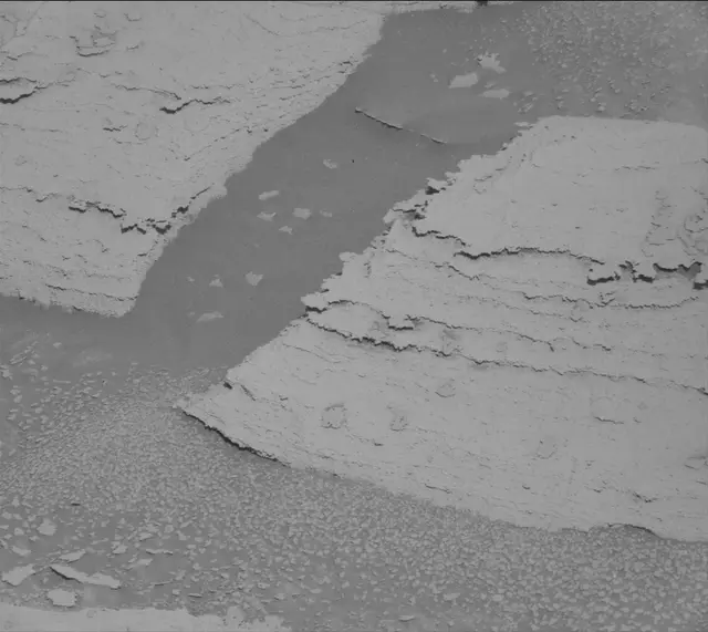 Sol 3876: Mast Camera (Mastcam)