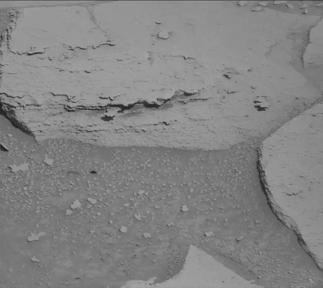Sol 3876: Mast Camera (Mastcam)