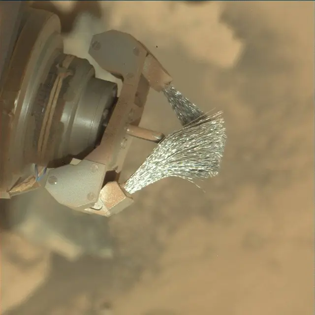 Sol 3877: Mast Camera (Mastcam)