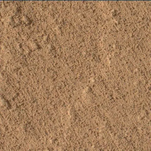 Sol 3877: Mars Hand Lens Imager (MAHLI)