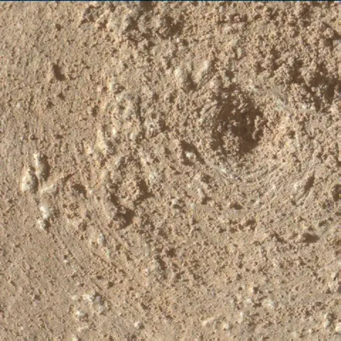 Sol 3877: Mars Hand Lens Imager (MAHLI)
