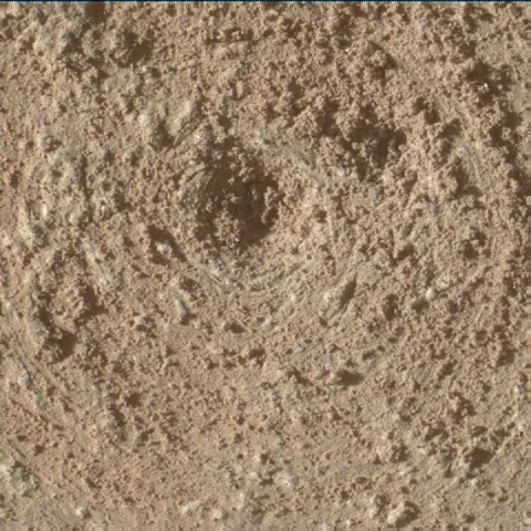 Sol 3877: Mars Hand Lens Imager (MAHLI)