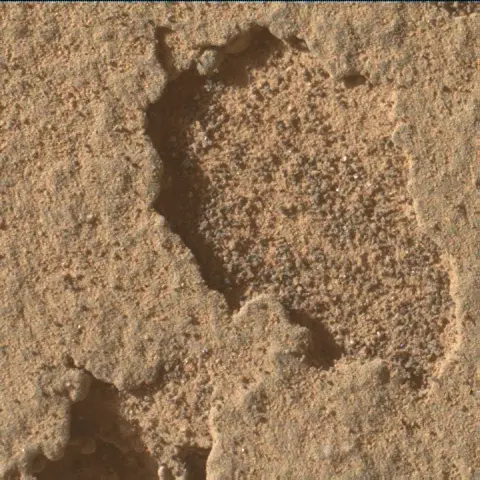 Sol 3877: Mars Hand Lens Imager (MAHLI)