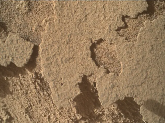 Sol 3877: Mars Hand Lens Imager (MAHLI)