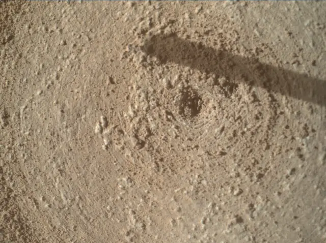 Sol 3877: Mars Hand Lens Imager (MAHLI)