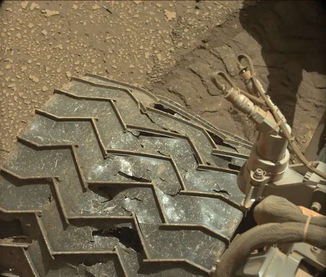 Sol 3878: Mast Camera (Mastcam)