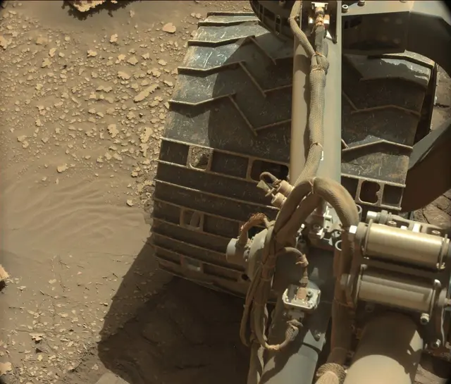Sol 3878: Mast Camera (Mastcam)