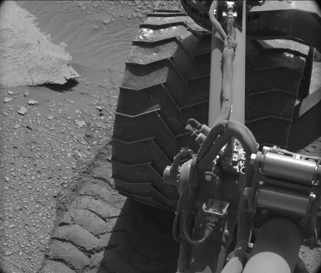 Sol 3878: Mast Camera (Mastcam)
