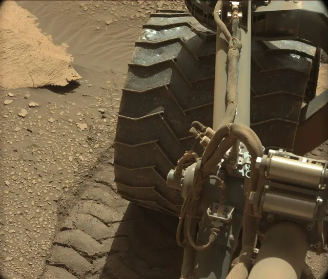 Sol 3878: Mast Camera (Mastcam)