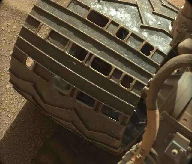 Sol 3878: Mast Camera (Mastcam)