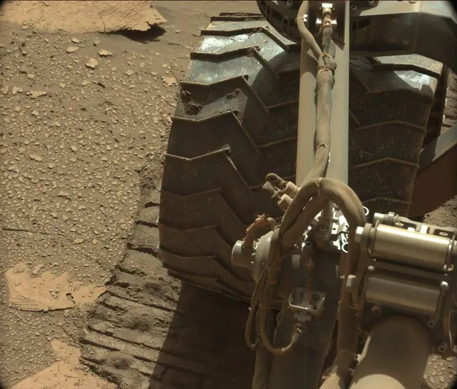 Sol 3878: Mast Camera (Mastcam)