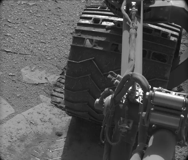 Sol 3878: Mast Camera (Mastcam)