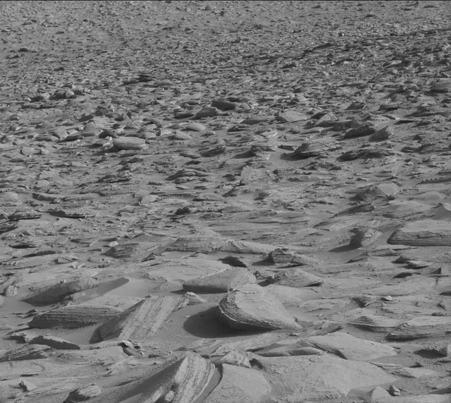Sol 3878: Mast Camera (Mastcam)