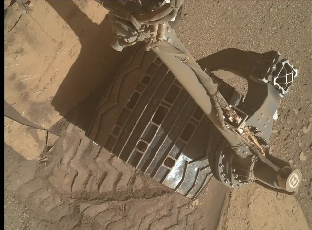 Sol 3878: Mars Hand Lens Imager (MAHLI)