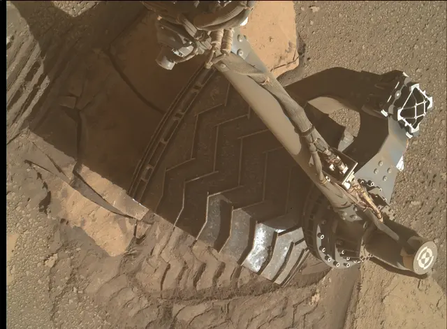 Sol 3878: Mars Hand Lens Imager (MAHLI)