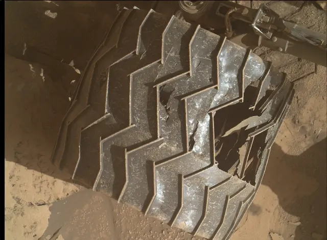 Sol 3878: Mars Hand Lens Imager (MAHLI)