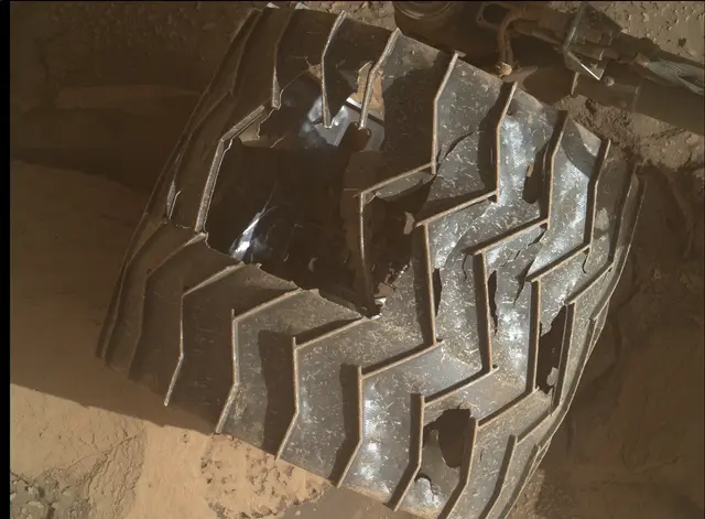 Sol 3878: Mars Hand Lens Imager (MAHLI)