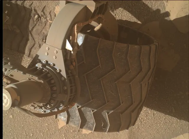 Sol 3878: Mars Hand Lens Imager (MAHLI)