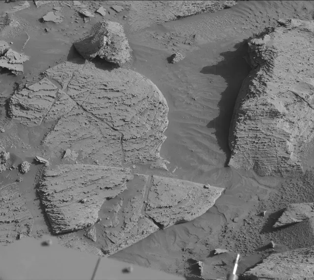 Sol 3880: Mast Camera (Mastcam)