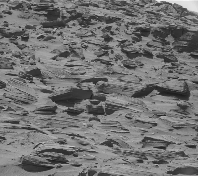 Sol 3880: Mast Camera (Mastcam)