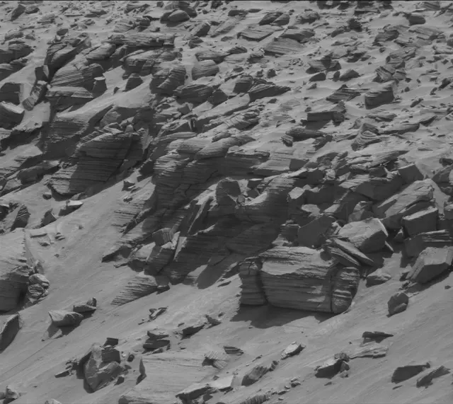 Sol 3880: Mast Camera (Mastcam)