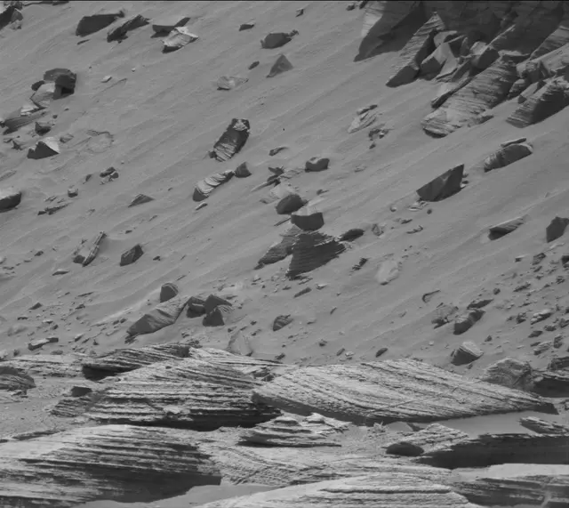 Sol 3880: Mast Camera (Mastcam)