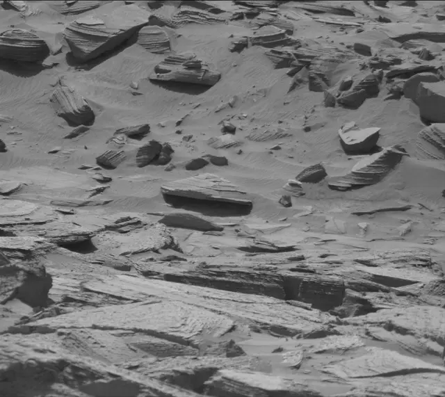 Sol 3880: Mast Camera (Mastcam)