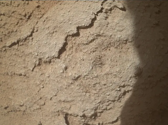 Sol 3880: Mars Hand Lens Imager (MAHLI)