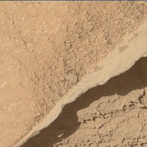 Sol 3880: Mars Hand Lens Imager (MAHLI)