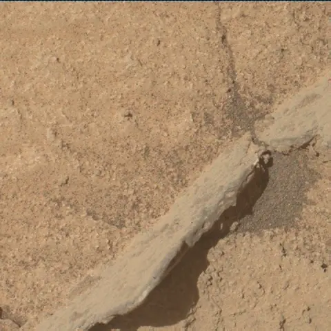 Sol 3880: Mars Hand Lens Imager (MAHLI)