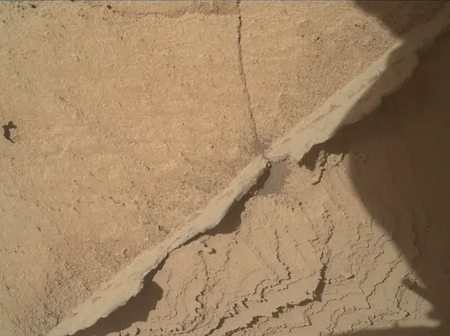 Sol 3880: Mars Hand Lens Imager (MAHLI)