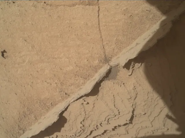 Sol 3880: Mars Hand Lens Imager (MAHLI)