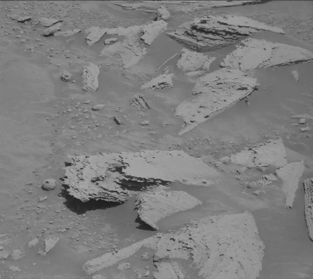 Sol 3885: Mast Camera (Mastcam)