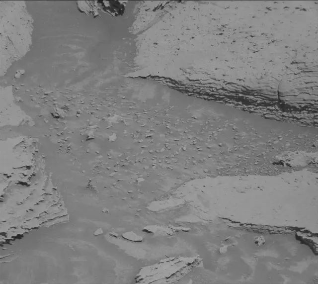 Sol 3885: Mast Camera (Mastcam)