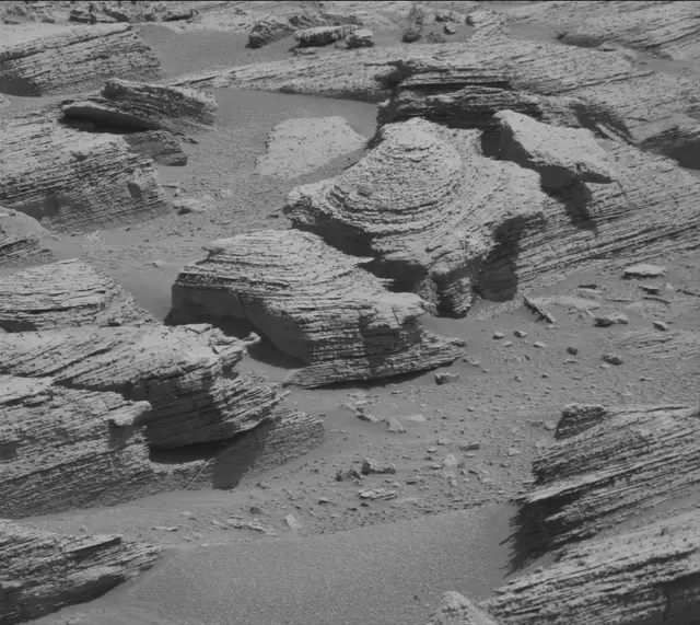Sol 3885: Mast Camera (Mastcam)
