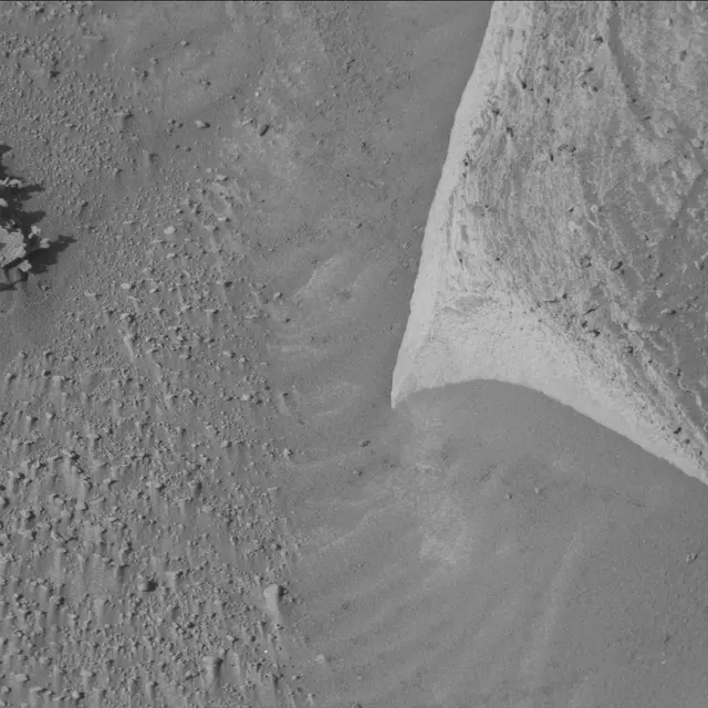 Sol 3885: Mast Camera (Mastcam)