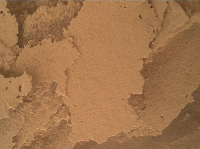 Sol 3885: Mars Hand Lens Imager (MAHLI)