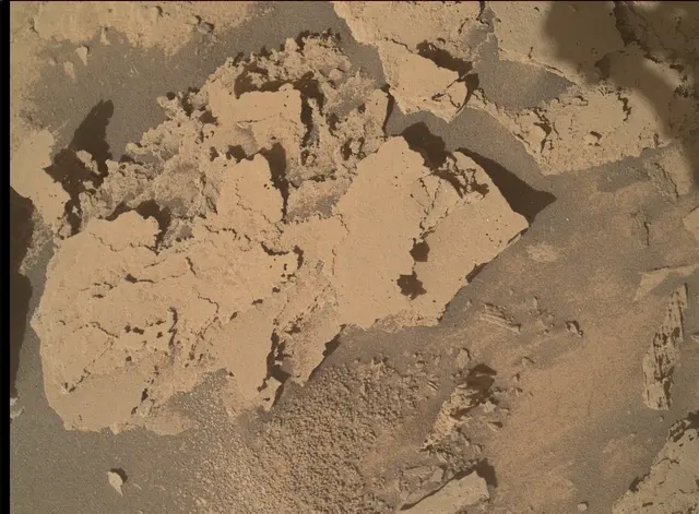 Sol 3885: Mars Hand Lens Imager (MAHLI)