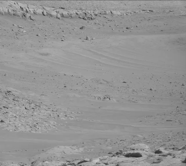 Sol 3886: Mast Camera (Mastcam)