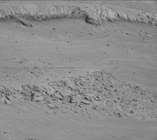 Sol 3886: Mast Camera (Mastcam)