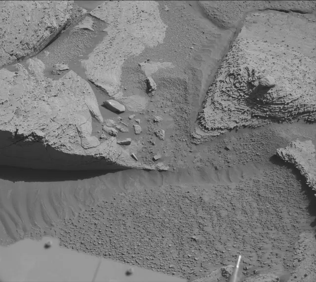 Sol 3887: Mast Camera (Mastcam)