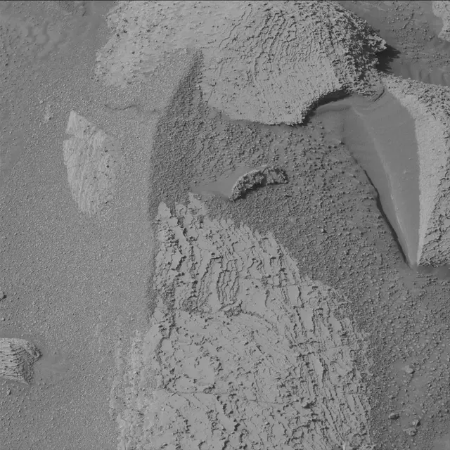 Sol 3887: Mast Camera (Mastcam)